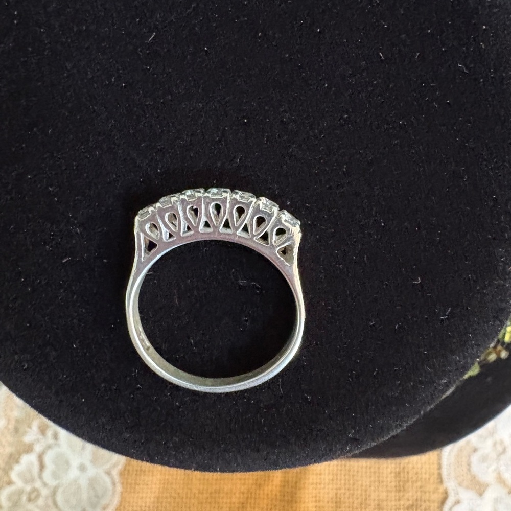 Sterling Silver Cubic Zirconia Ring size 6 - Picture 4 of 7